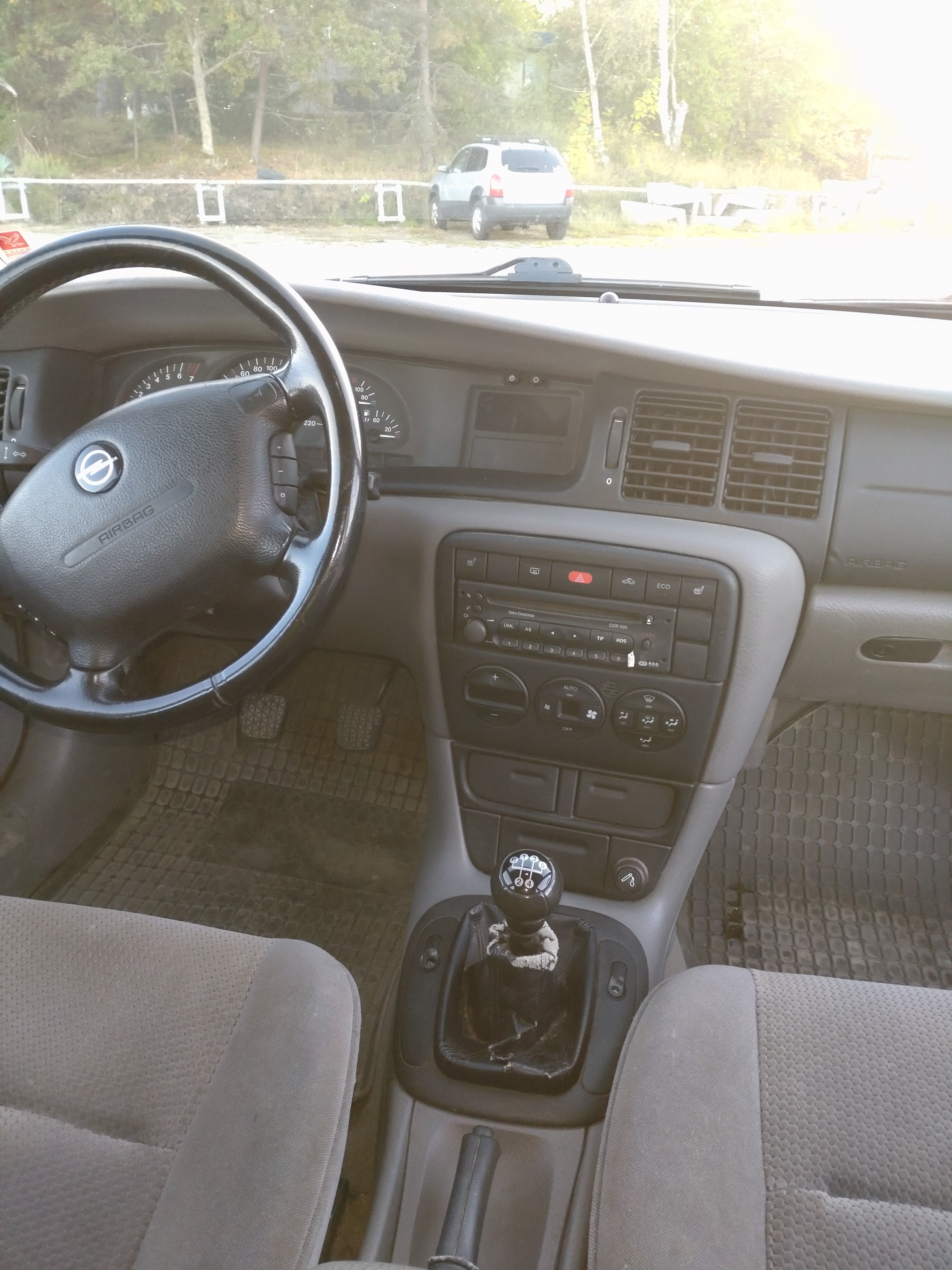 Opel Vectra Caravan 1.8 Manuell 2001, bild 4/5