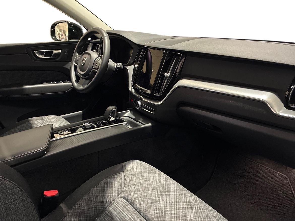 Volvo XC60 Recharge T6 Core Edition 2023, kuva 4/20