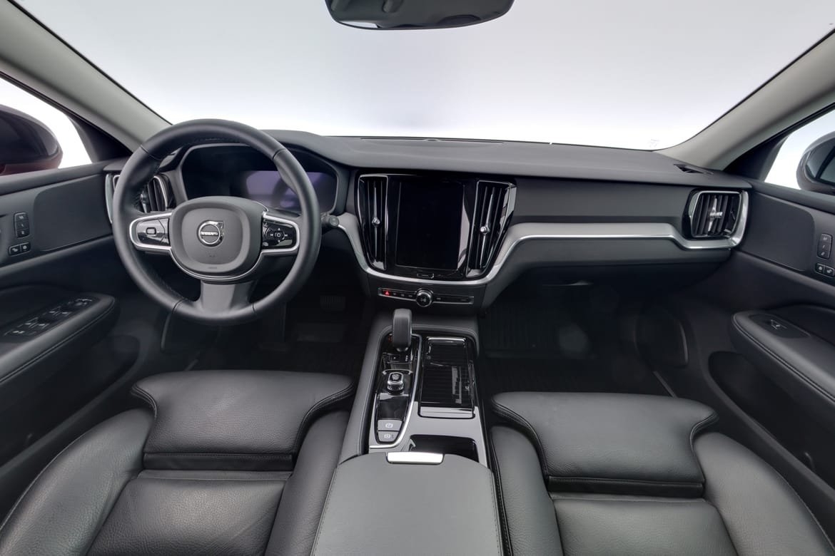 Volvo V60 T6 Plus Dark Edition 2025, bild 7/10