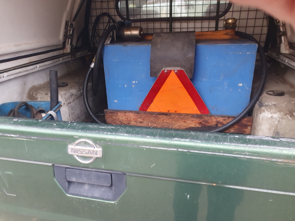 Nissan King Cab Dubbelhytt 2.4 Manuell 2002, bild 2/3