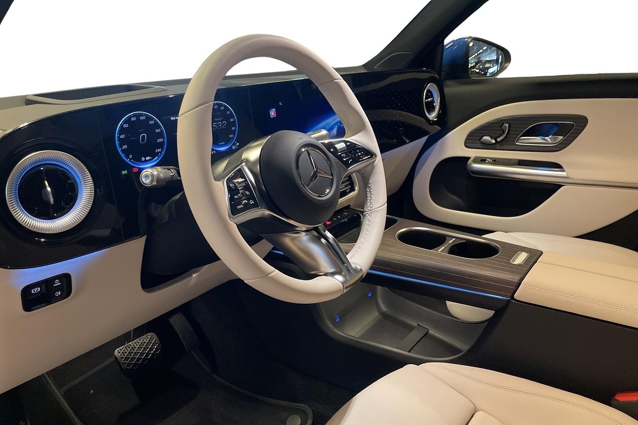 Mercedes-Benz GLB 350 4MATIC 2026, photo 6/10