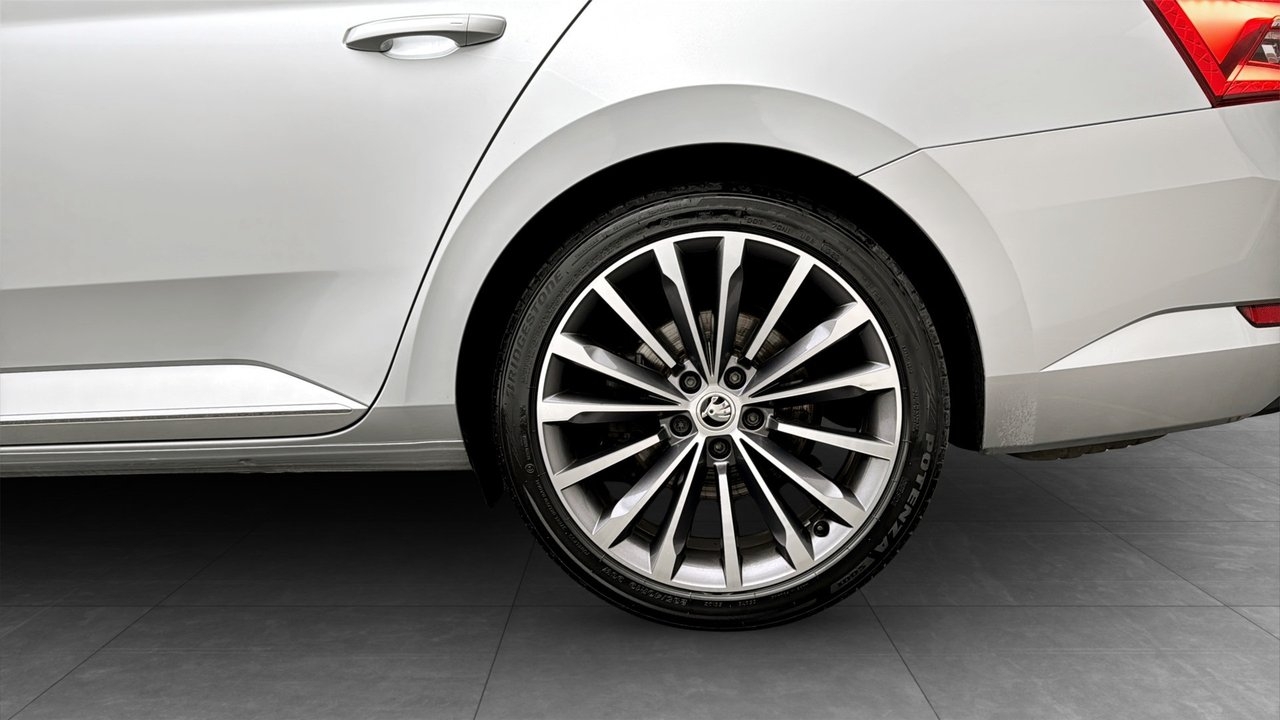 Skoda Superb 2024, bild 6/10