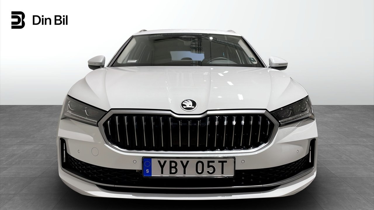 Skoda Superb 2026, photo 4/14