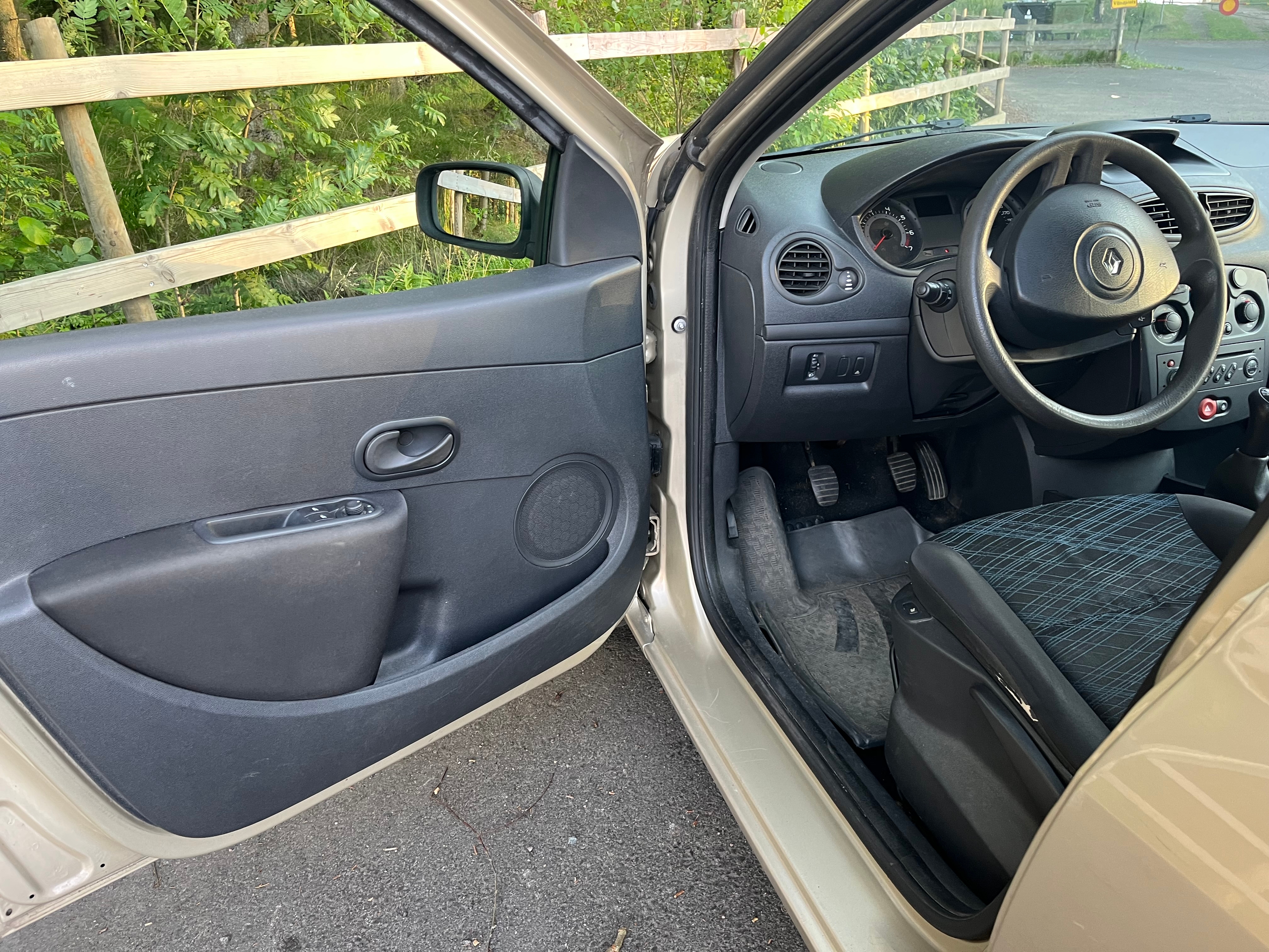Renault Clio 2008, bild 6/7