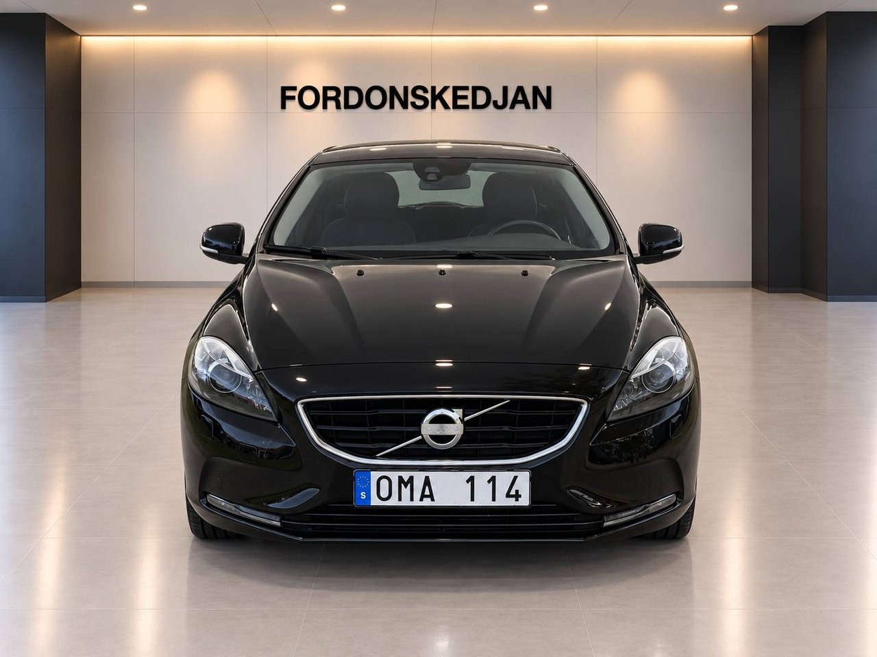 Volvo V40 D2 Momentum 2014, photo 2/10