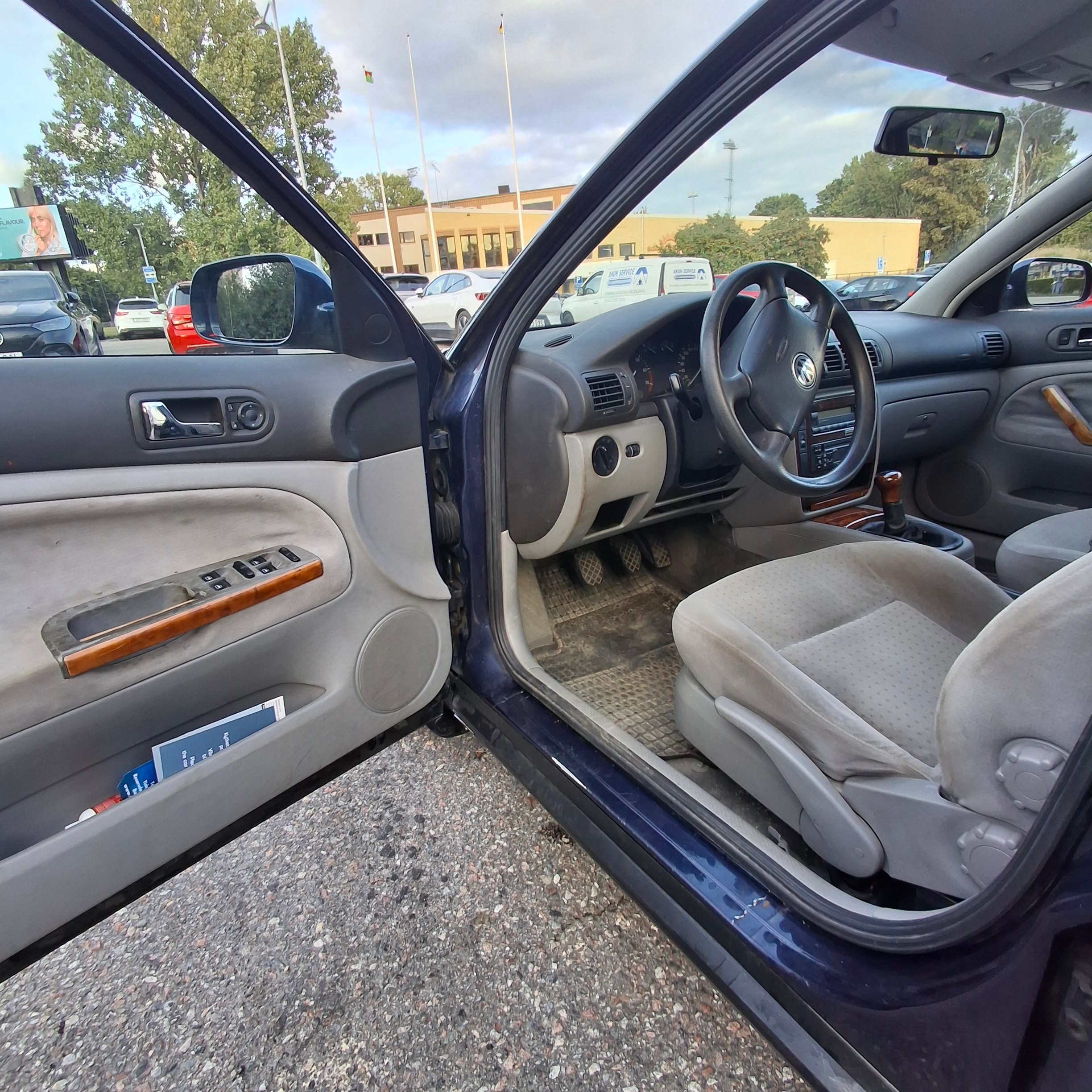 Volkswagen Passat 1.8 T Manuell 1997, bild 6/9