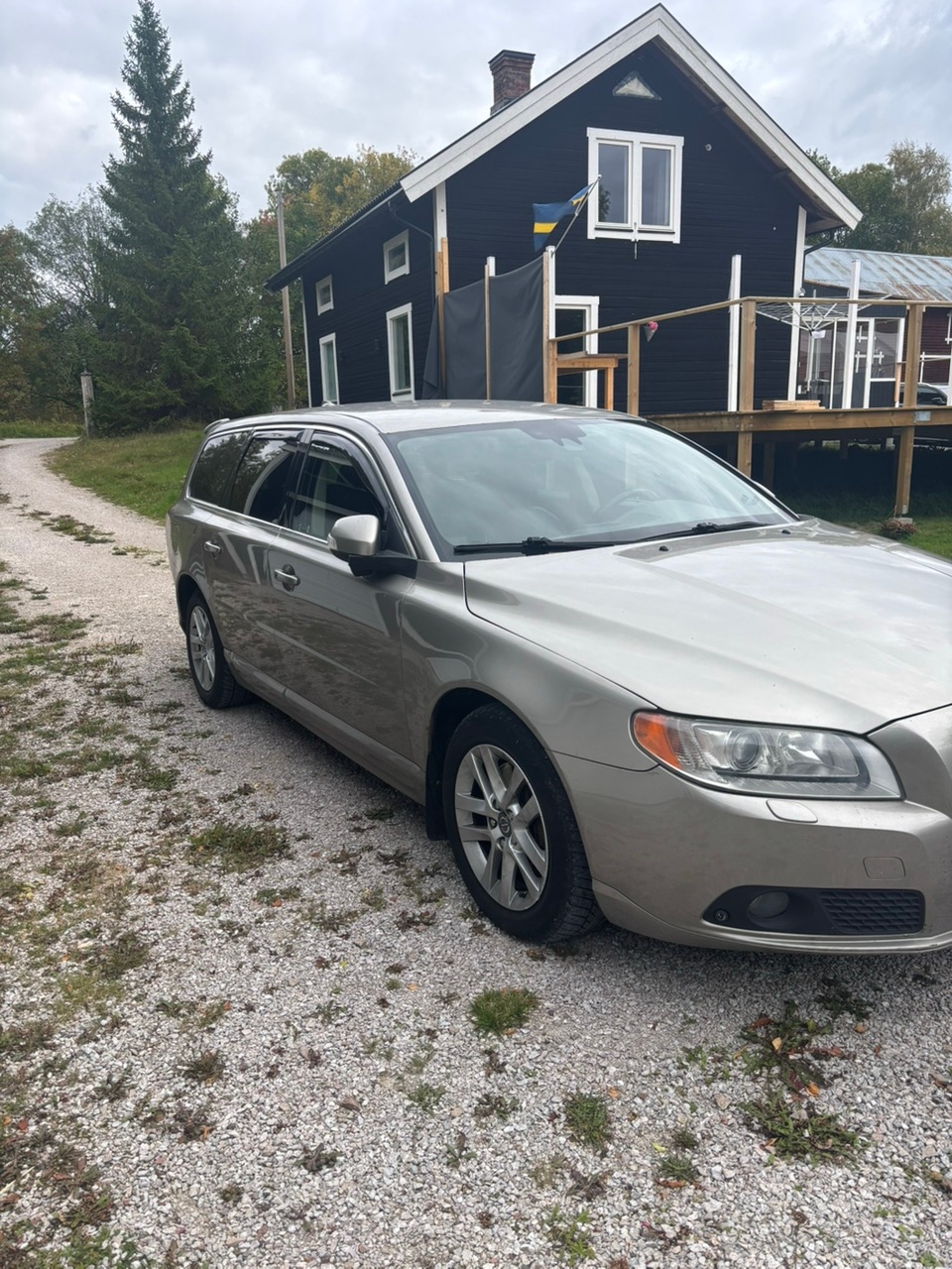 Volvo V70 D5 AWD Geartronic 2009, bild 2/5