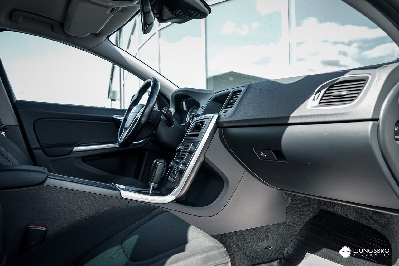 Volvo V60 T4 Momentum 180hk / Drag 2012, bild 7/7