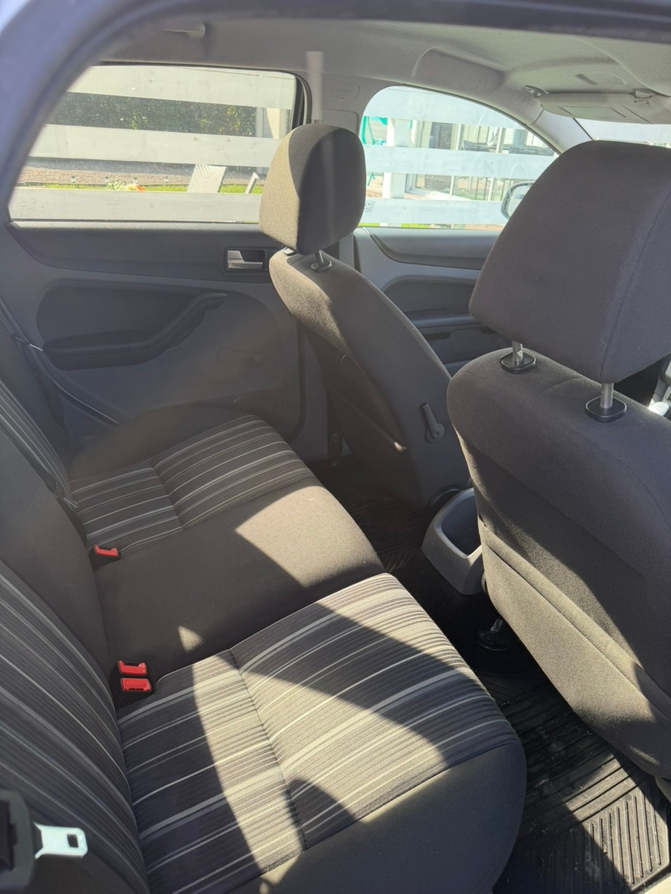 Ford Focus Kombi 1.8 Flexifuel Manuell 2008, bild 3/3