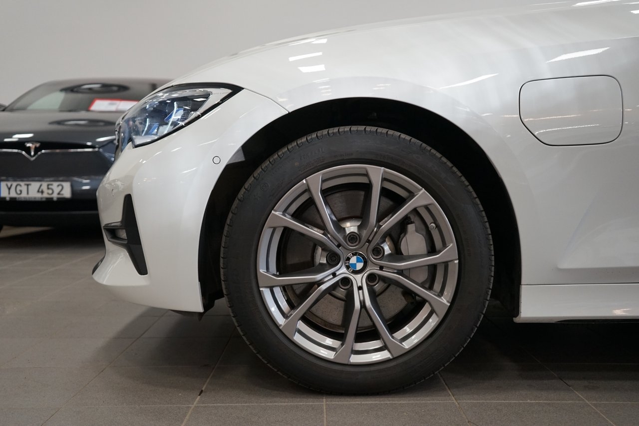 BMW 330 2021, photo 7/10