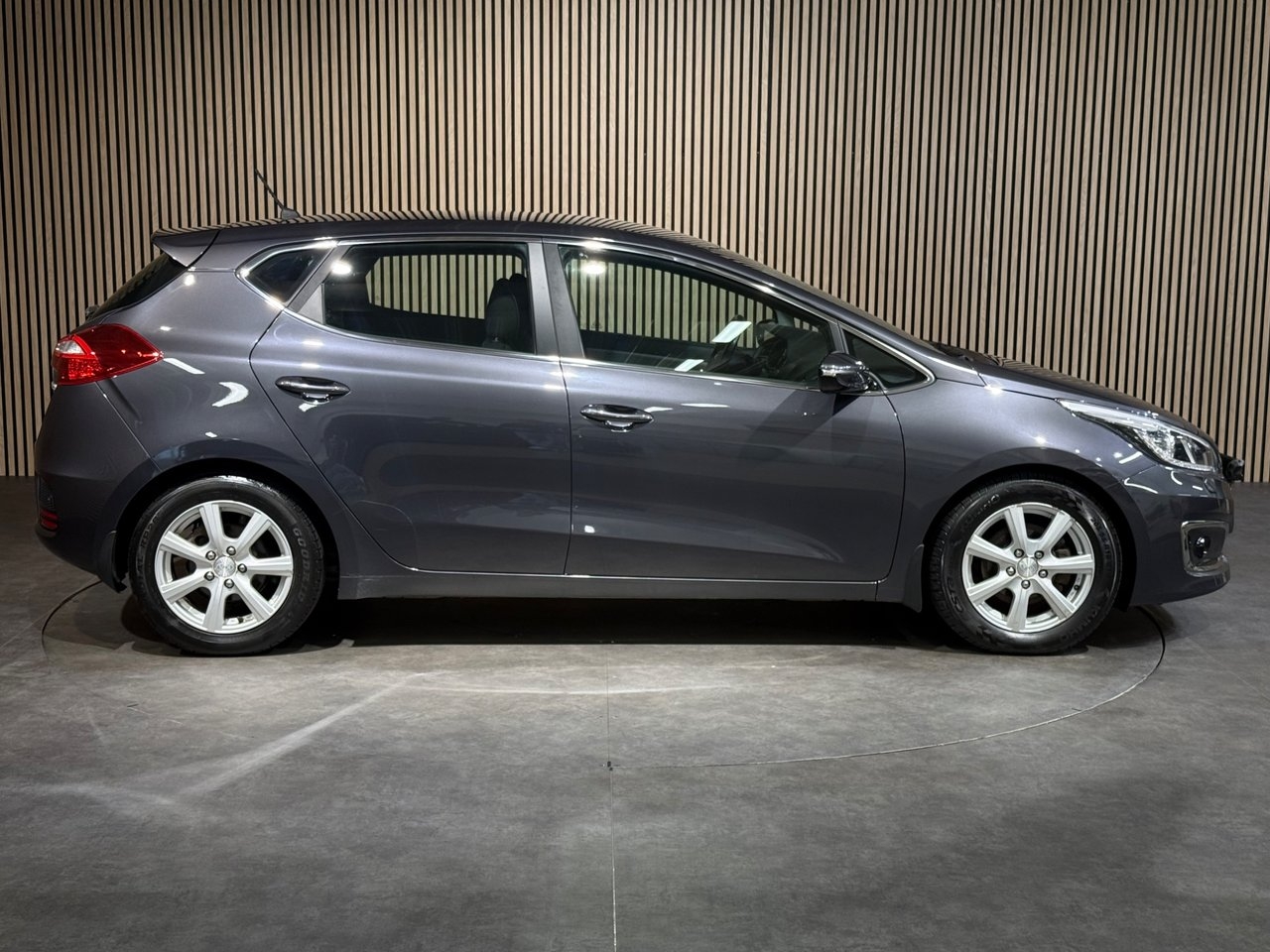 Kia Ceed cee'd 1.6 CRDi 2016, bild 3/10