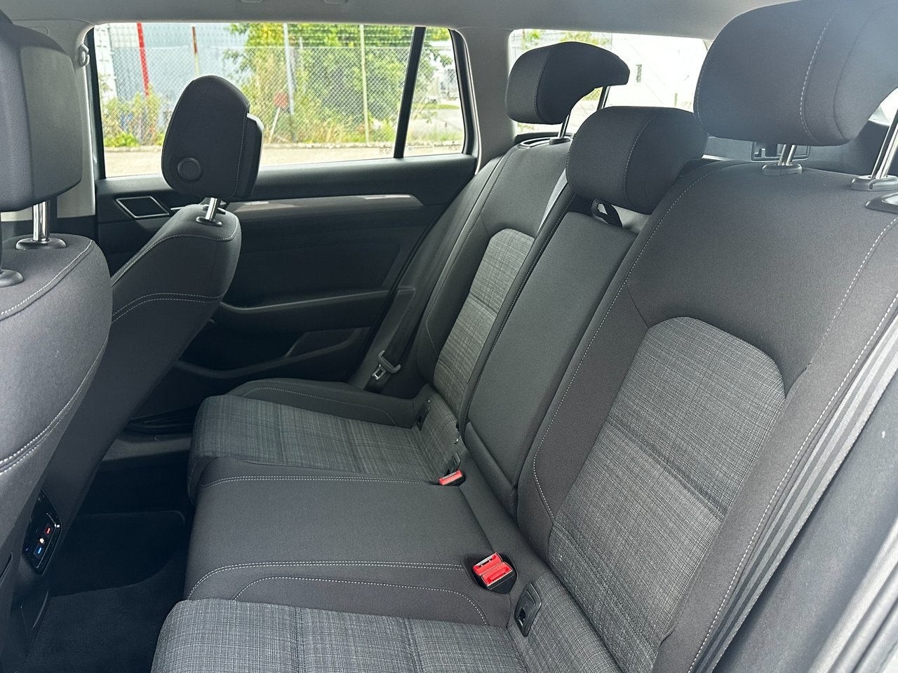 Volkswagen Passat 2020, bild 6/10