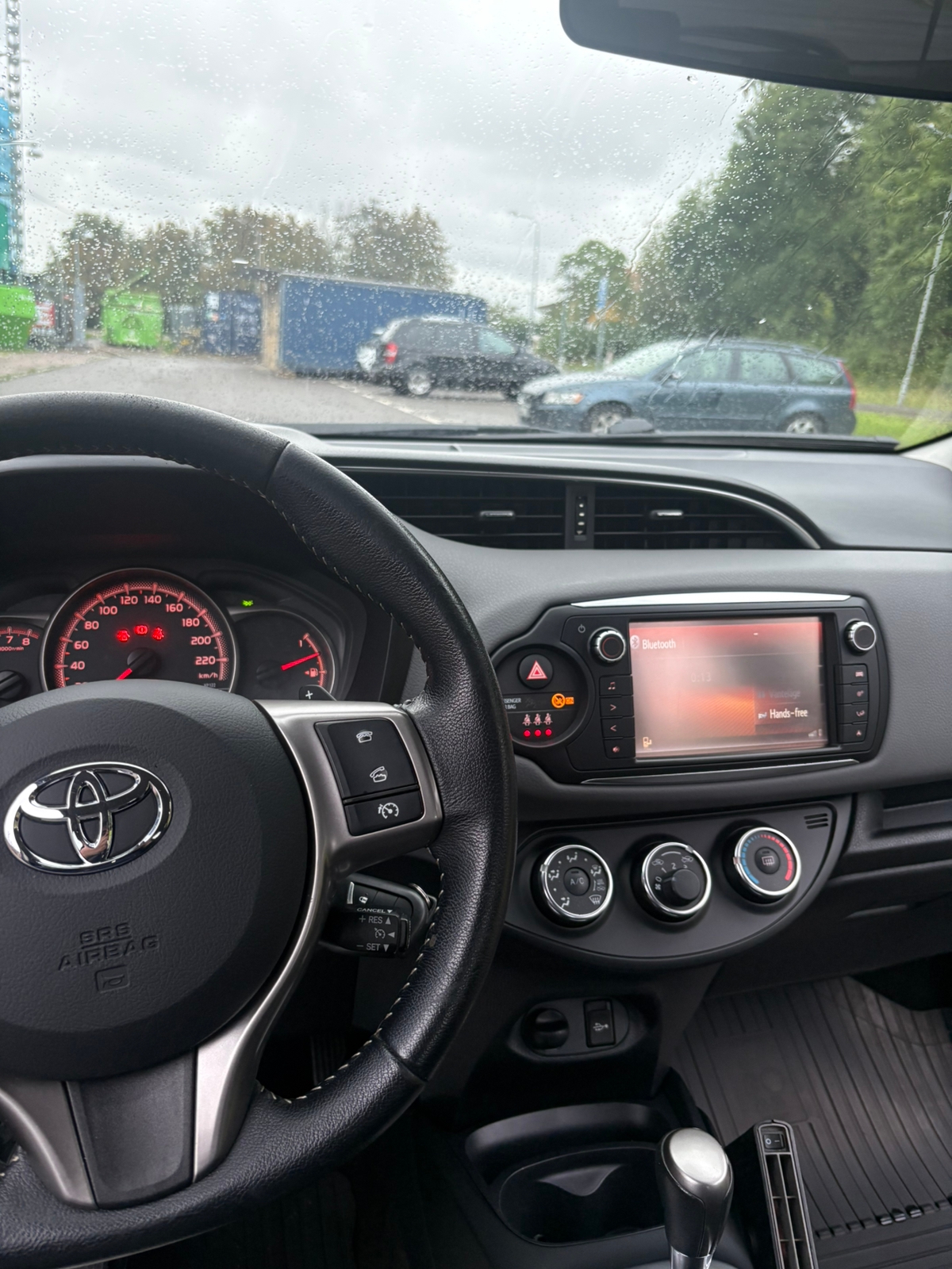 Toyota Yaris 2015, kuva 6/6