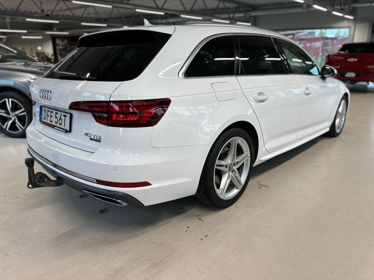 Audi A4 2019, kuva 6/10