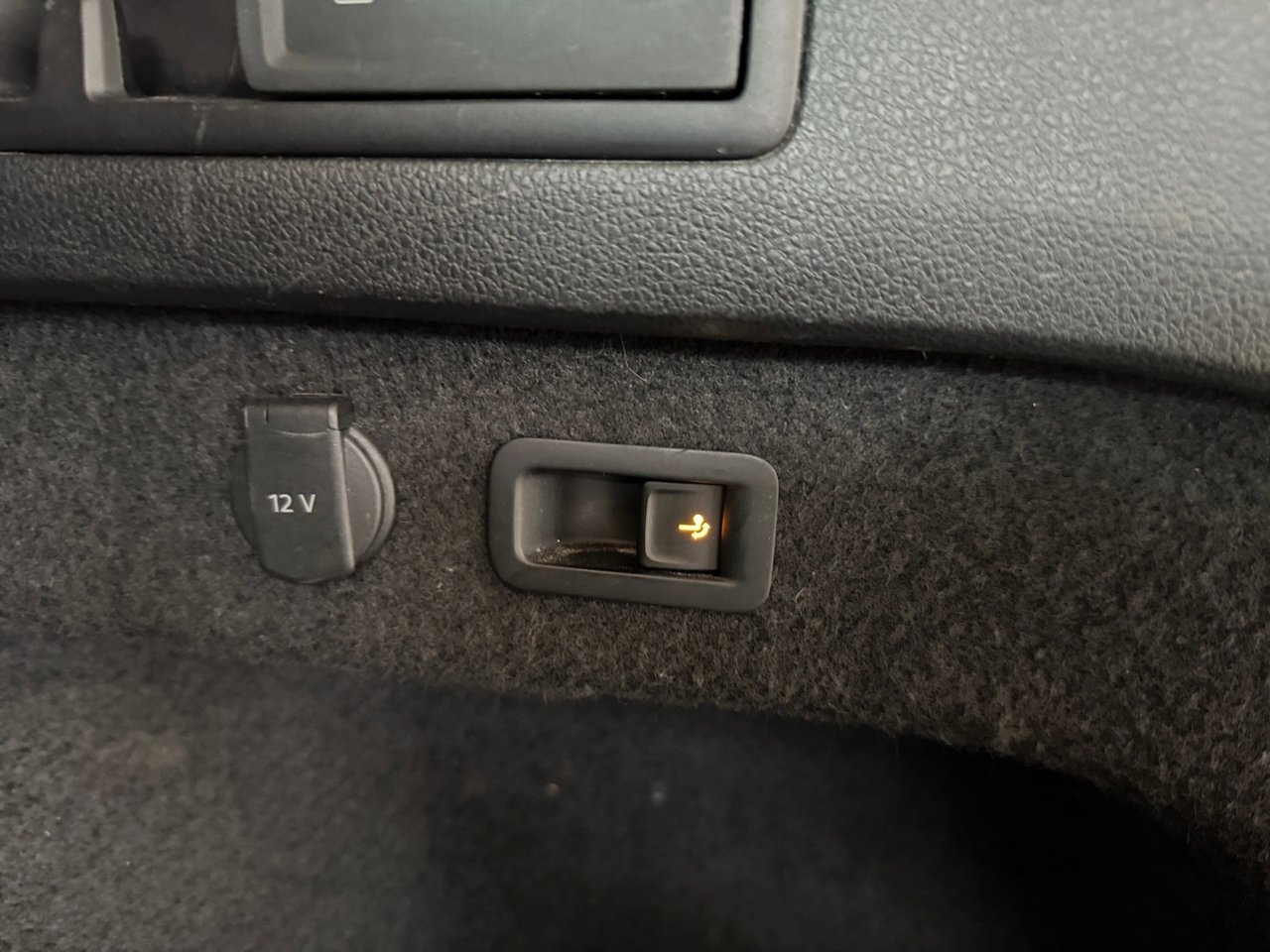Volkswagen Passat 2020, bild 5/10
