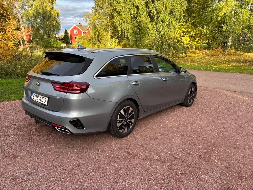 Kia Ceed Sportswagon Plug-in Hybrid DCT 2021, kuva 2/5