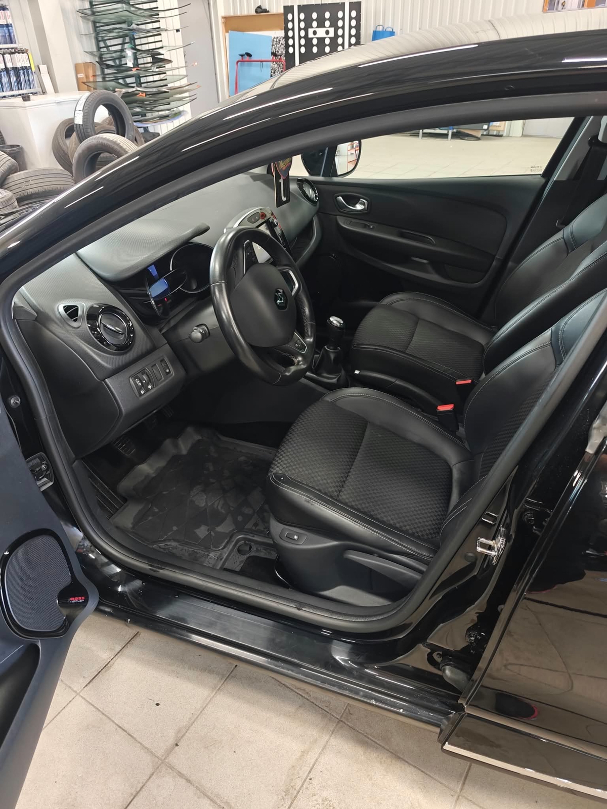 Renault Clio 2019, bild 5/7
