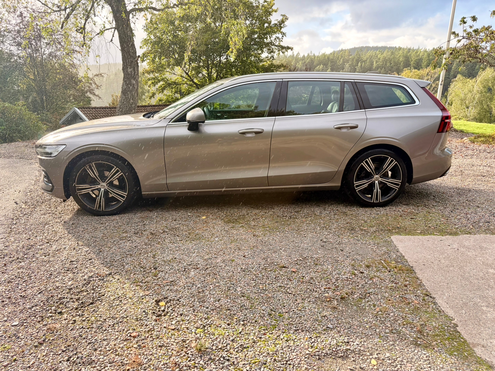 Volvo V60 Inscription D4 AWD Geartronic 2019, bild 2/10