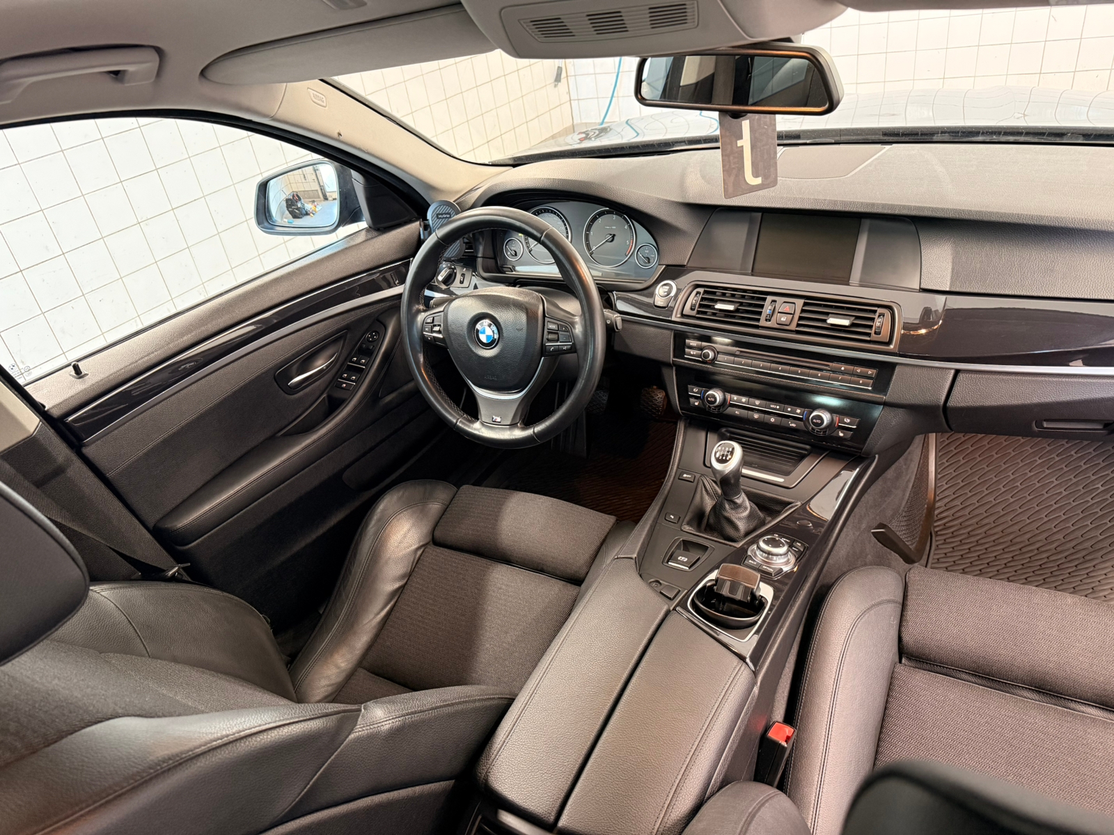 BMW 520 d Touring Manuell 2011, bild 7/8