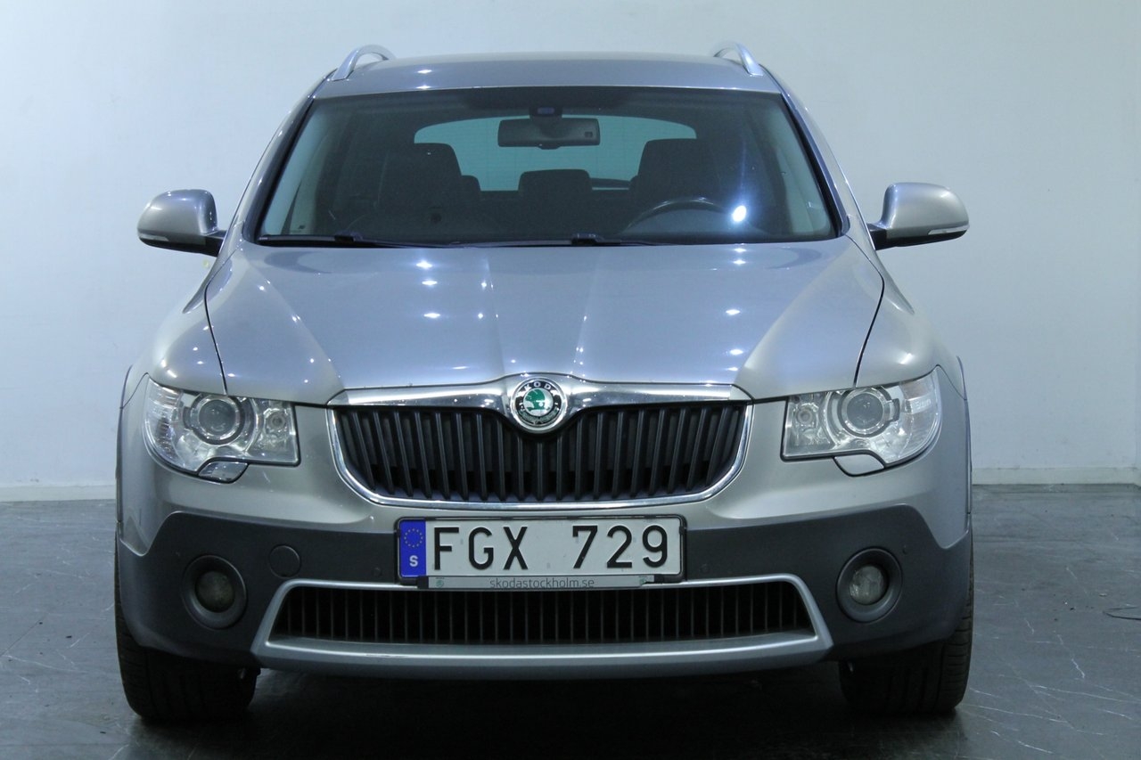 Skoda Superb 2013, bild 3/10