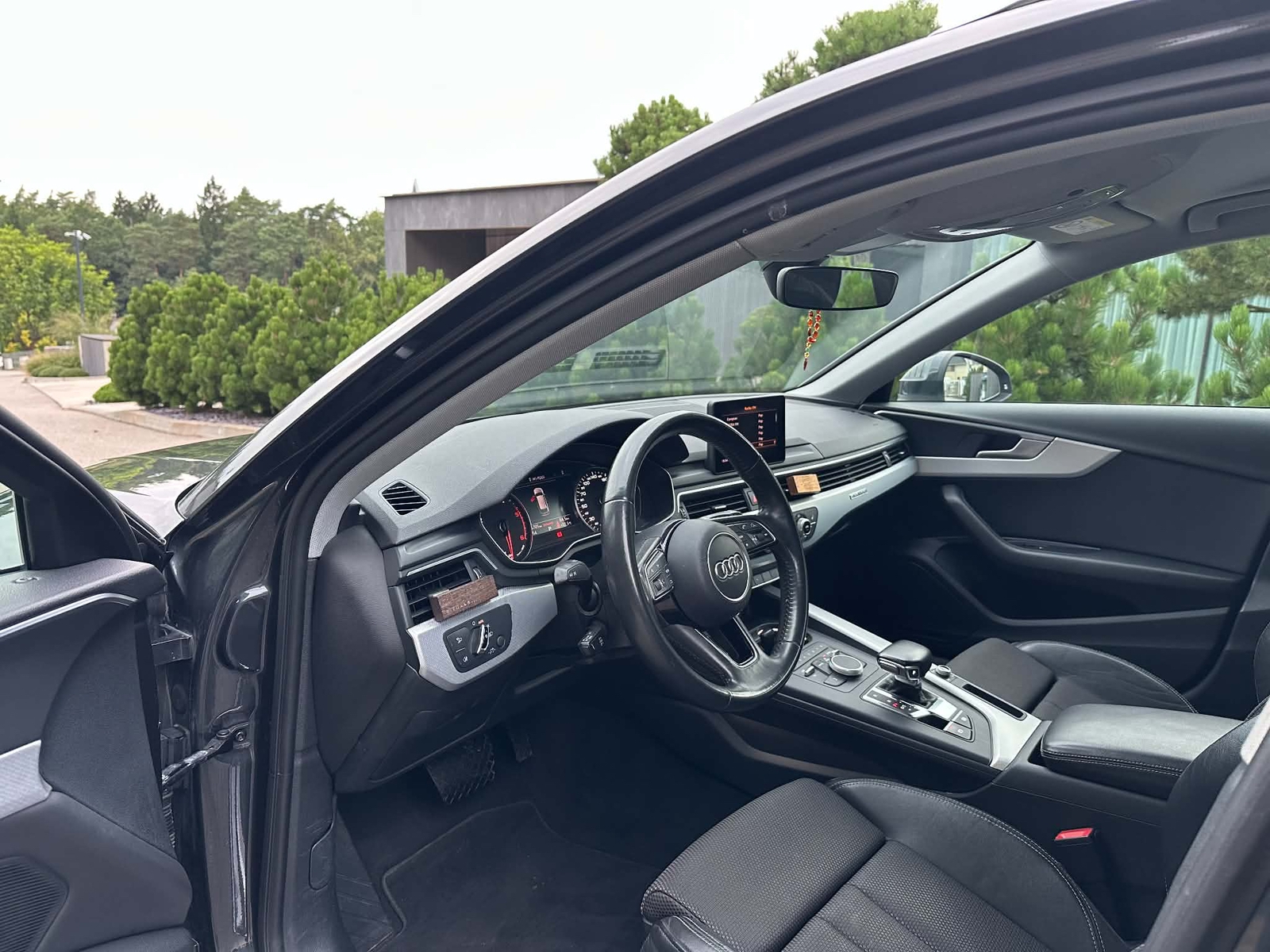 Audi A4 2018, bild 2/7