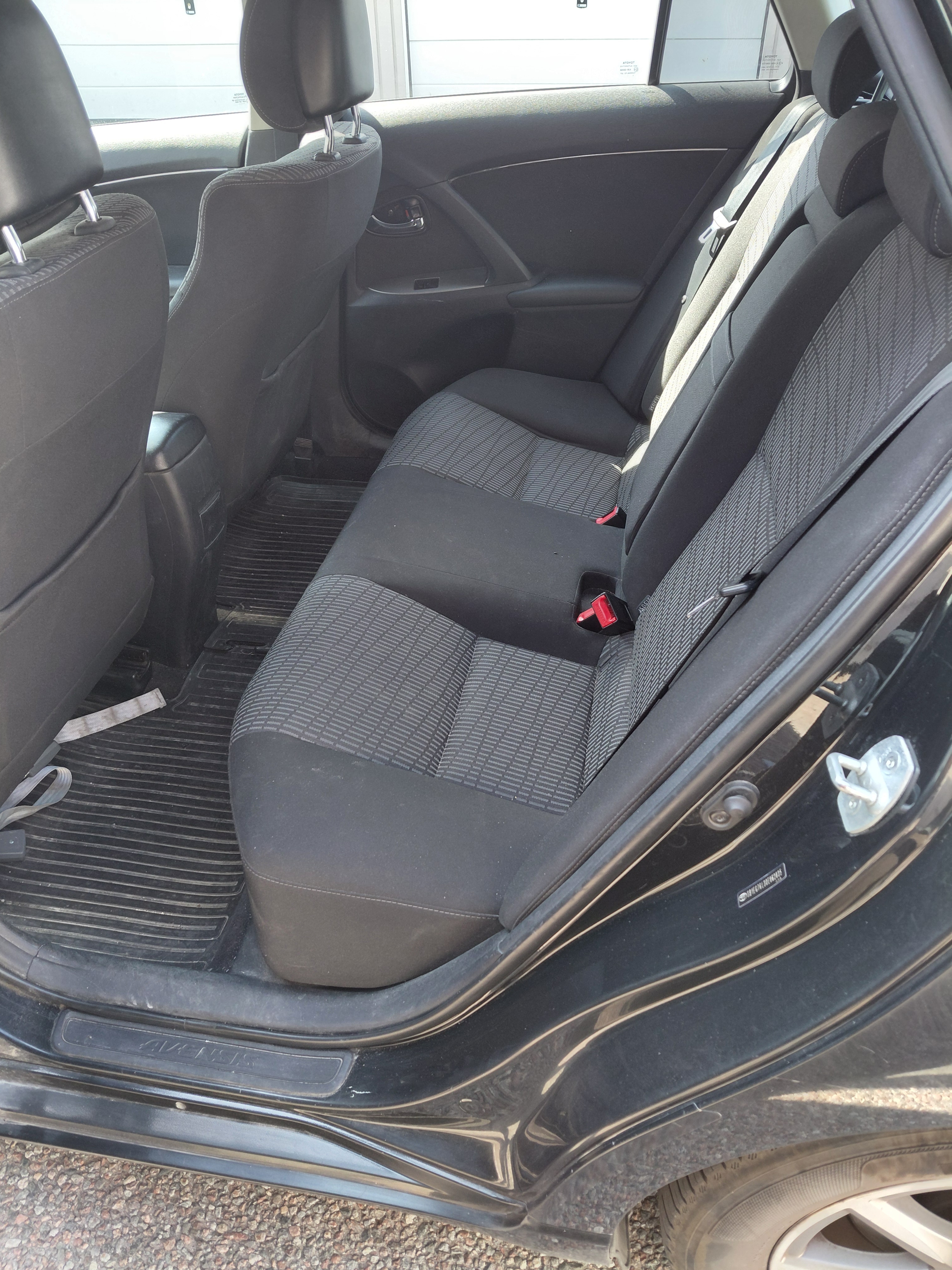 Toyota Avensis 2011, bild 2/10