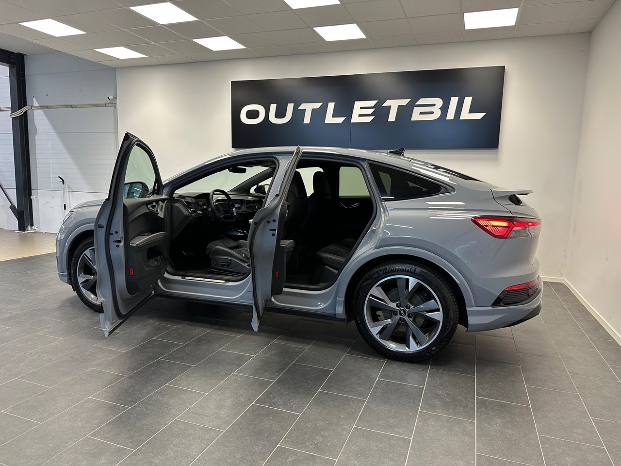 Audi Q4 e-tron 2022, photo 3/10