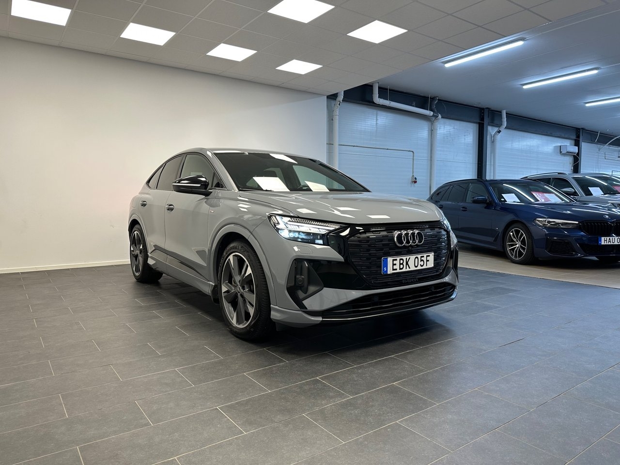 Audi Q4 e-tron 2022, photo 6/10