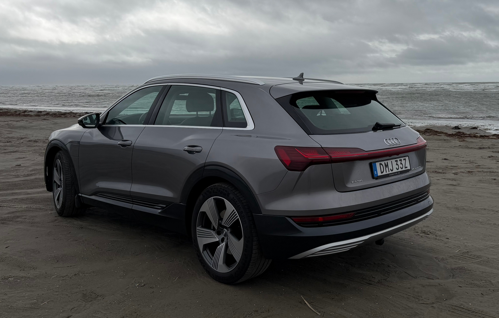 Audi e-tron 55 quattro 2019, photo 3/4