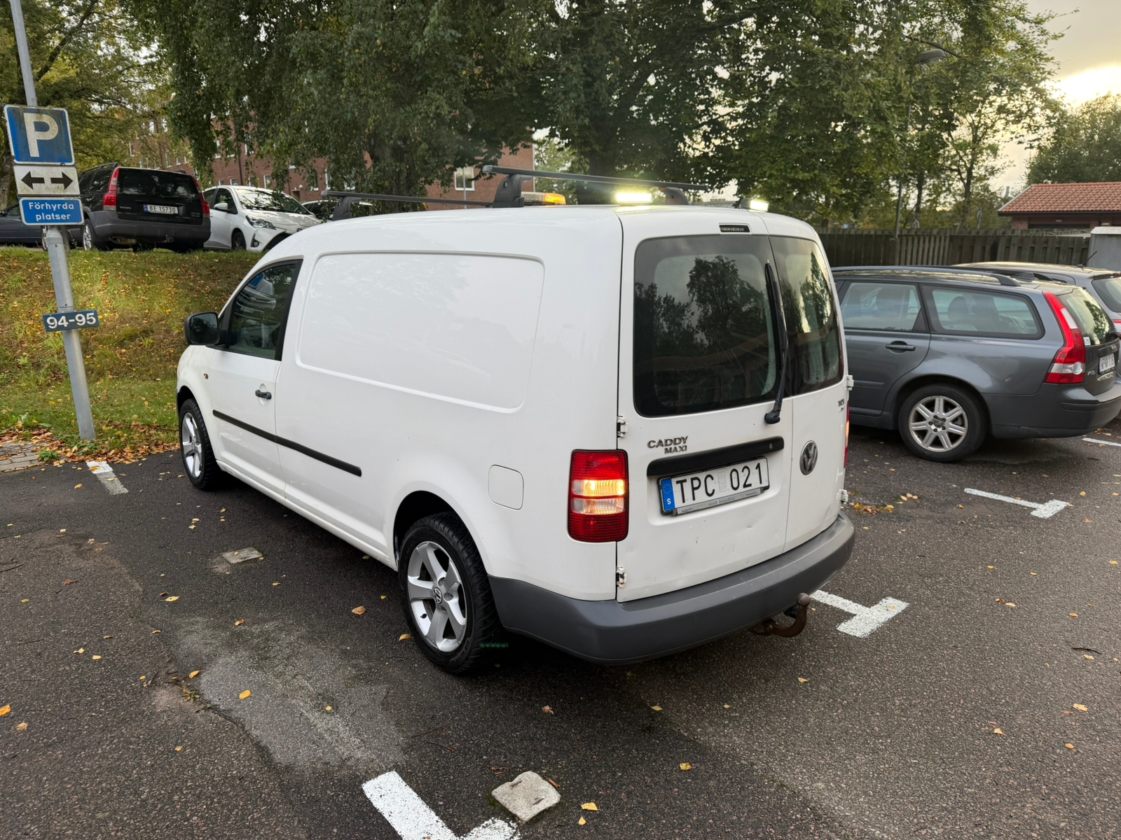Volkswagen Caddy Maxi 2008, photo 3/5