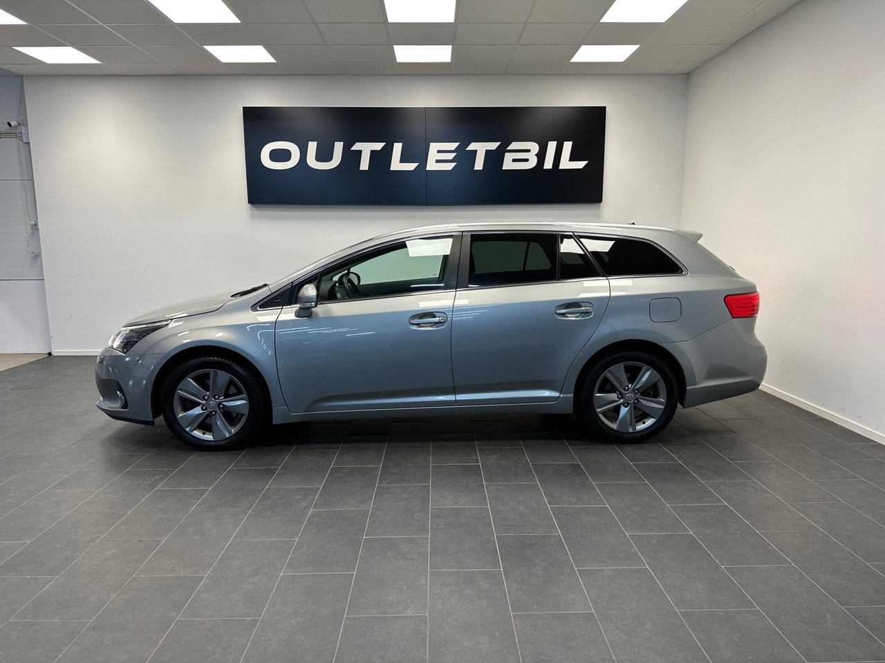 Toyota Avensis 2015, bild 2/10