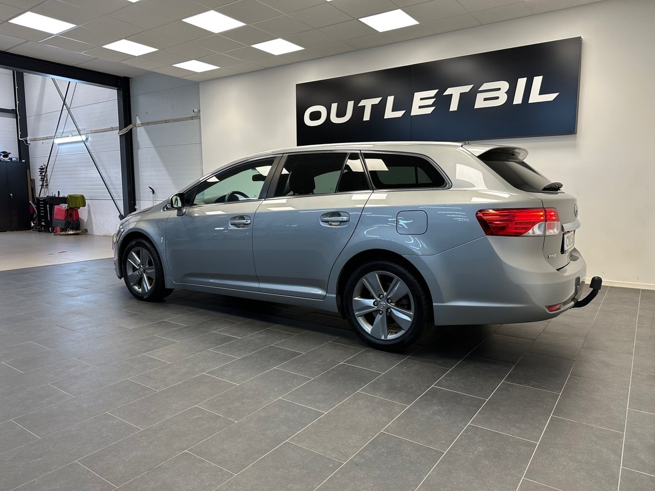 Toyota Avensis 2015, bild 4/10