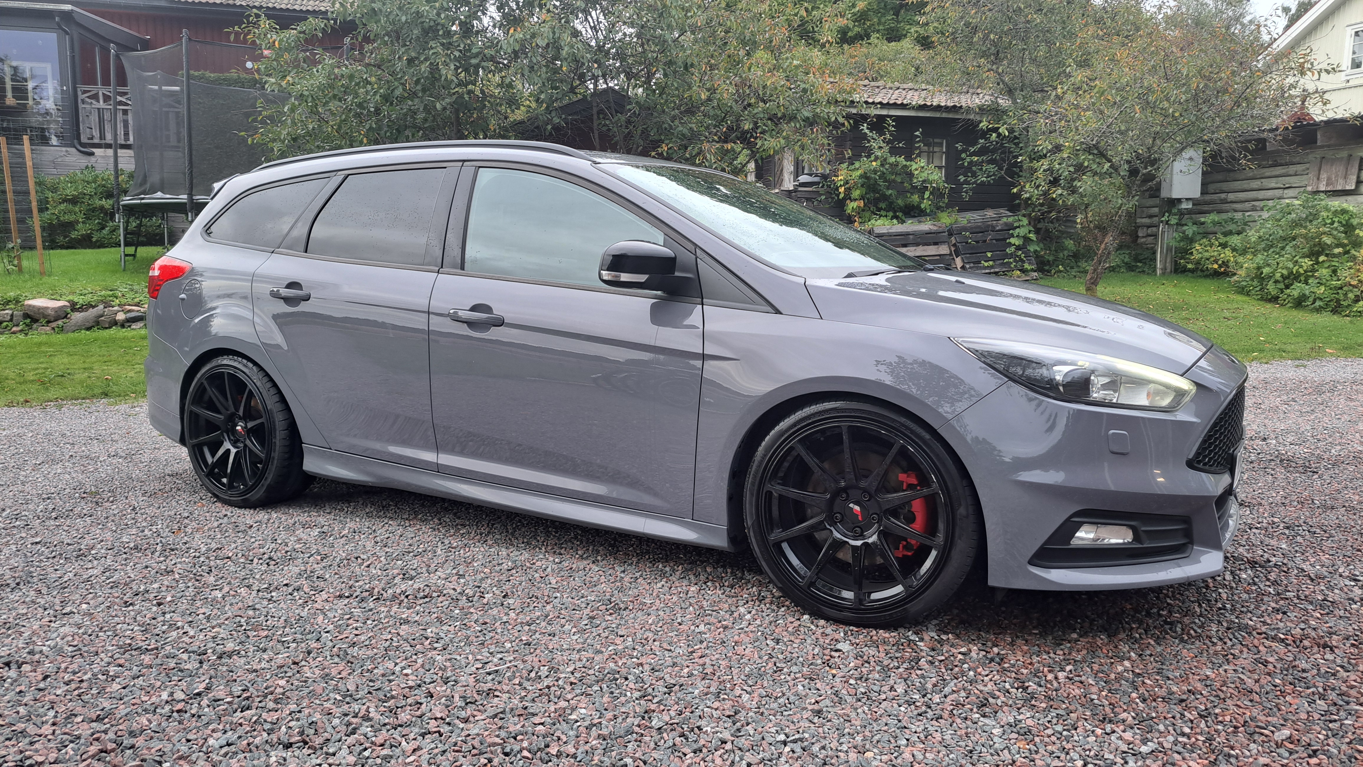 Ford Focus ST Kombi Manuell 2016, kuva 2/8