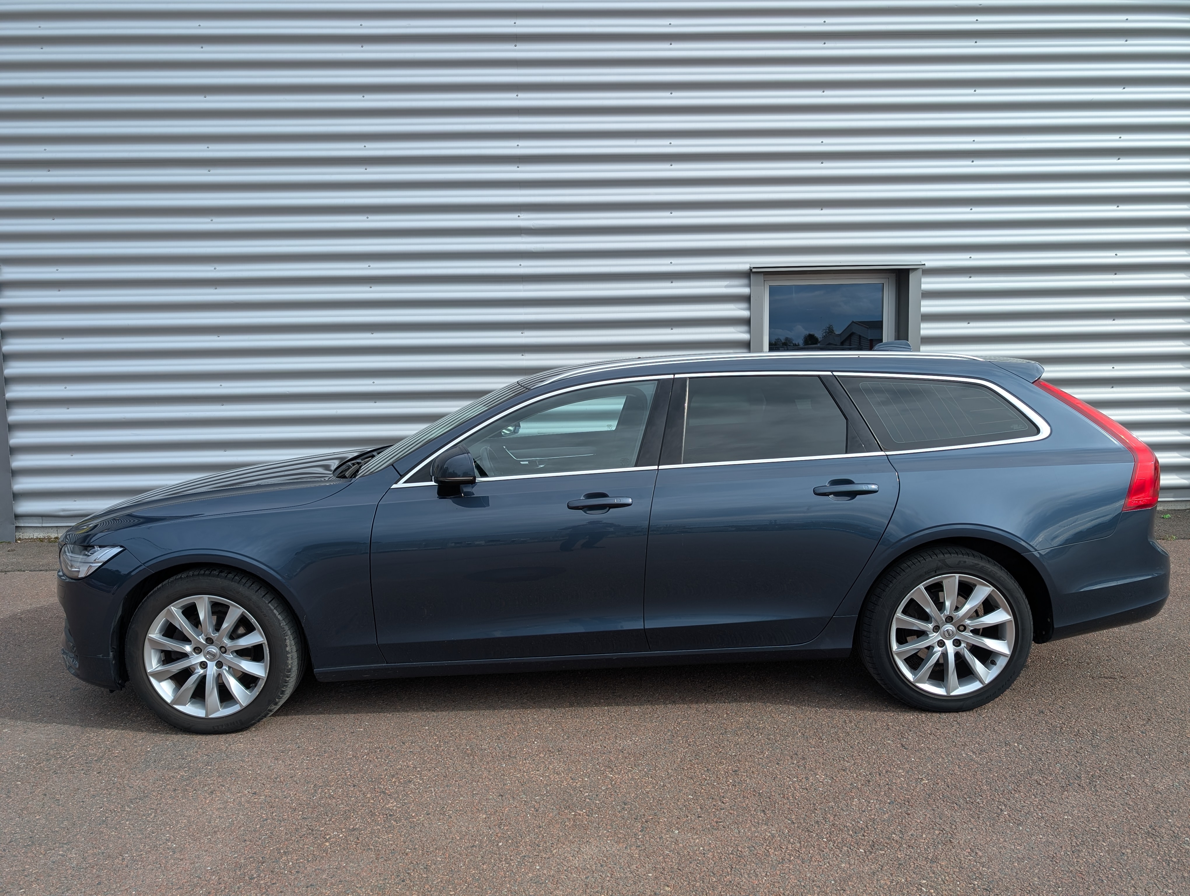 Volvo V90 2018, bild 2/9
