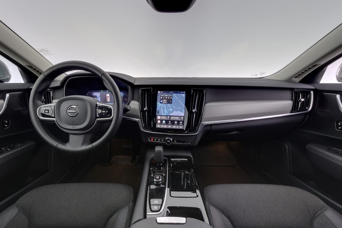 Volvo V90 T6 Core Edition II 2025, photo 7/10