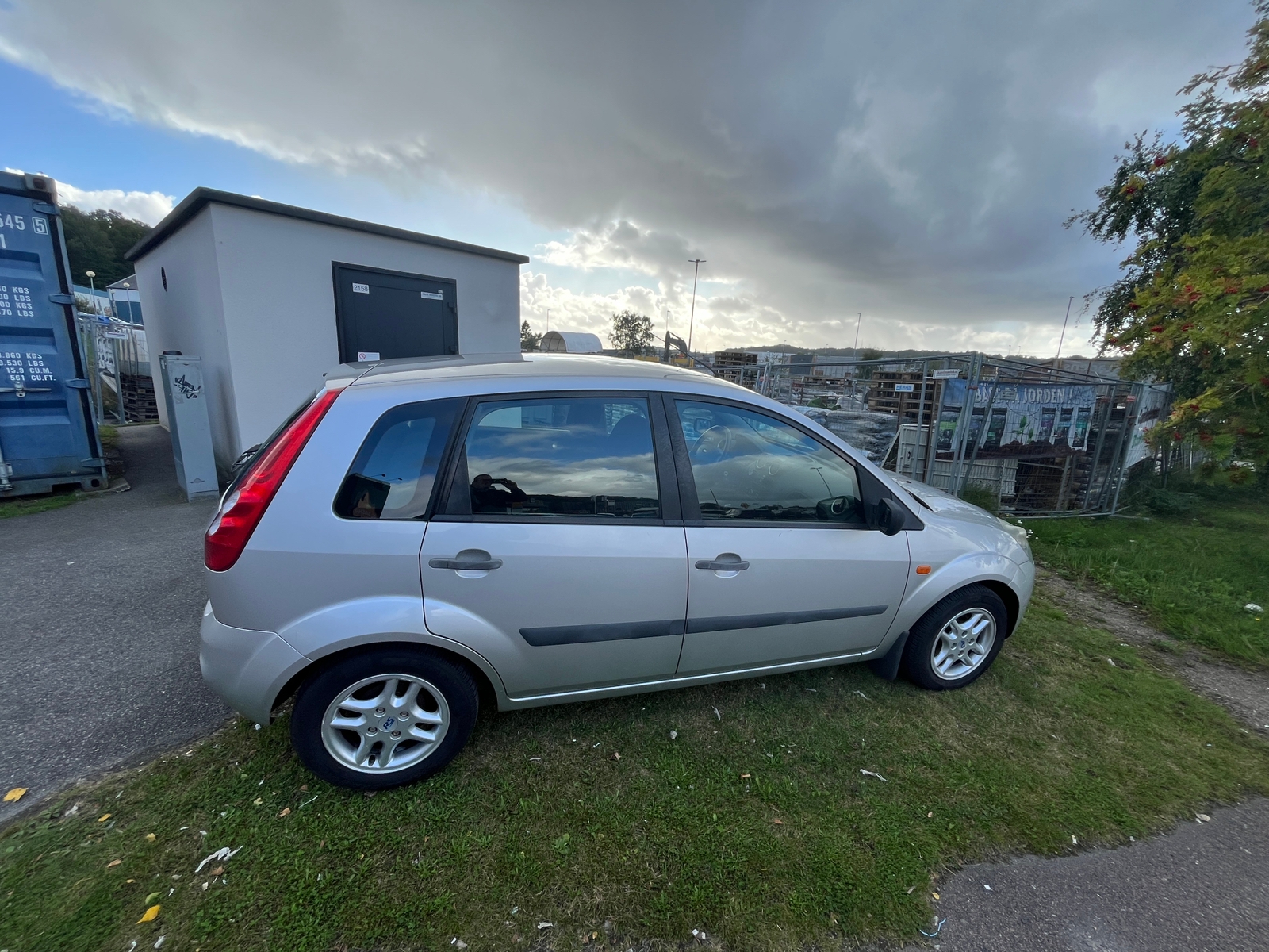 Ford Fiesta 5-dörrar 1.4 Manuell 2006, bild 5/10