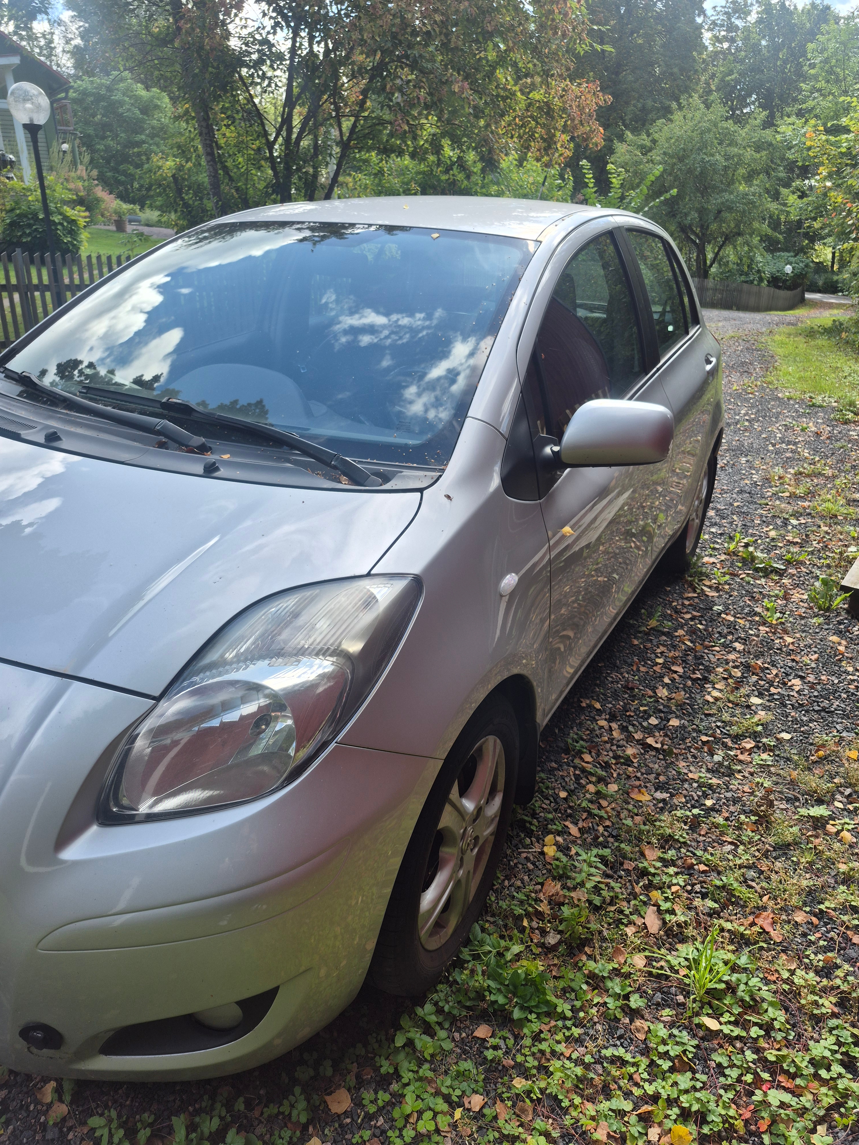 Toyota Yaris 2010, bild 4/6