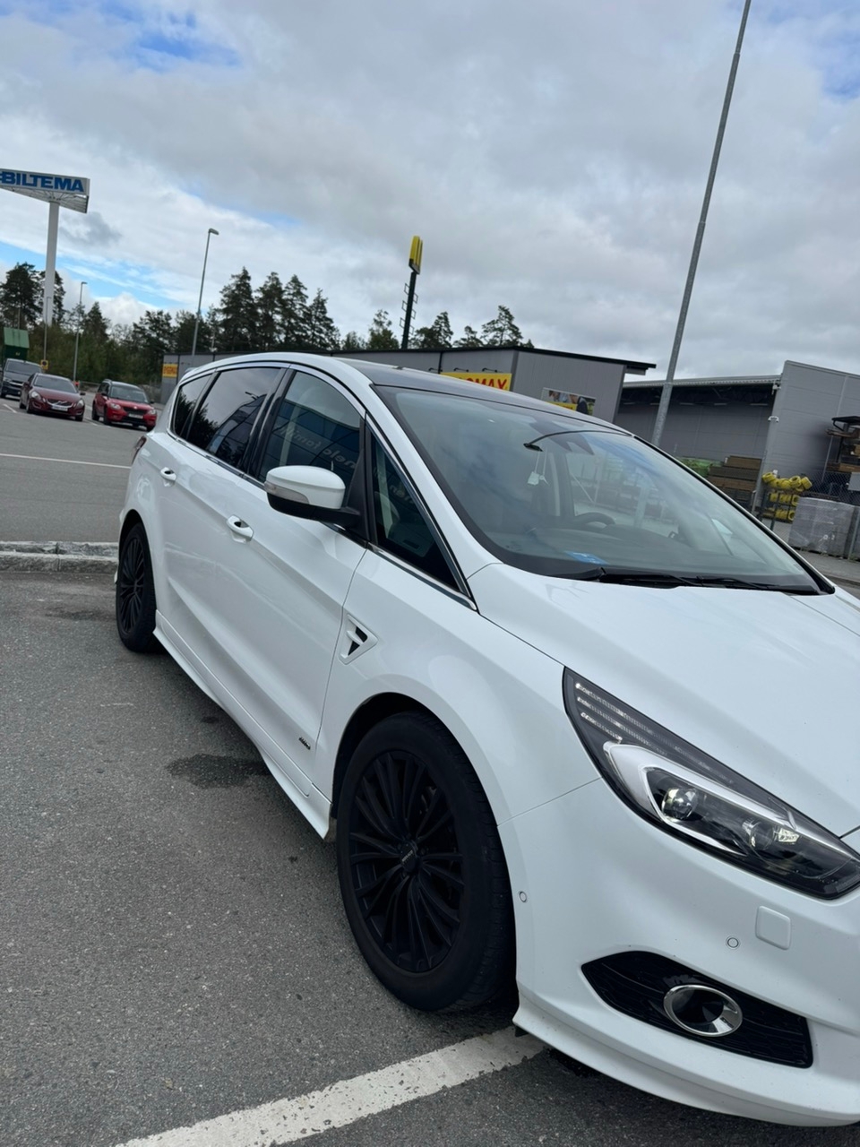 Ford S-MAX 2.0 TDCi AWD Powershift 2017, bild 2/12