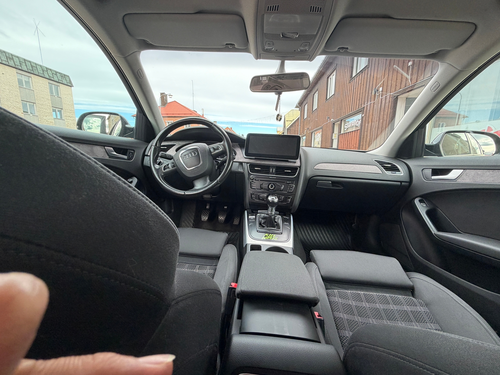 Audi A4 Avant 2.0 TFSI E85 Manuell 2010, kuva 6/6