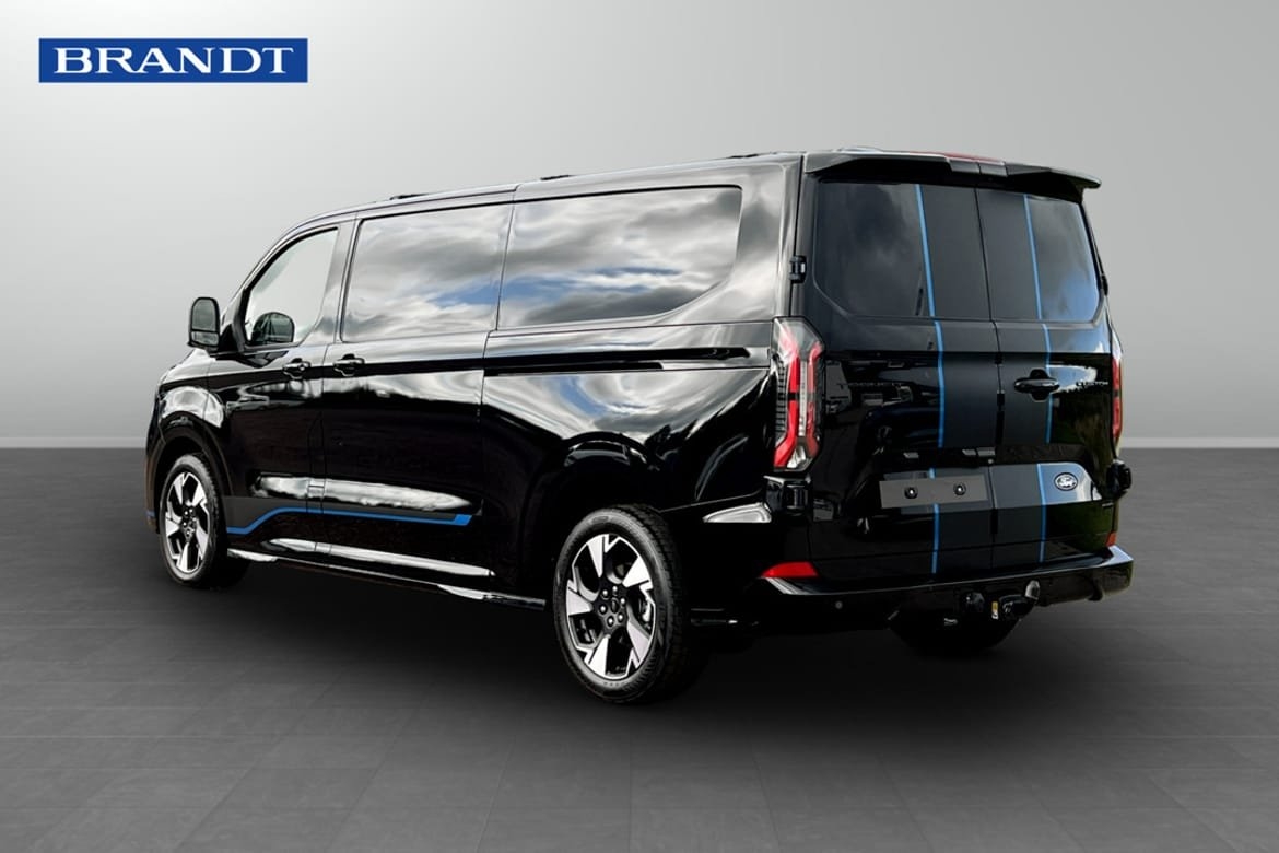 Ford Transit Custom 2026, photo 2/7