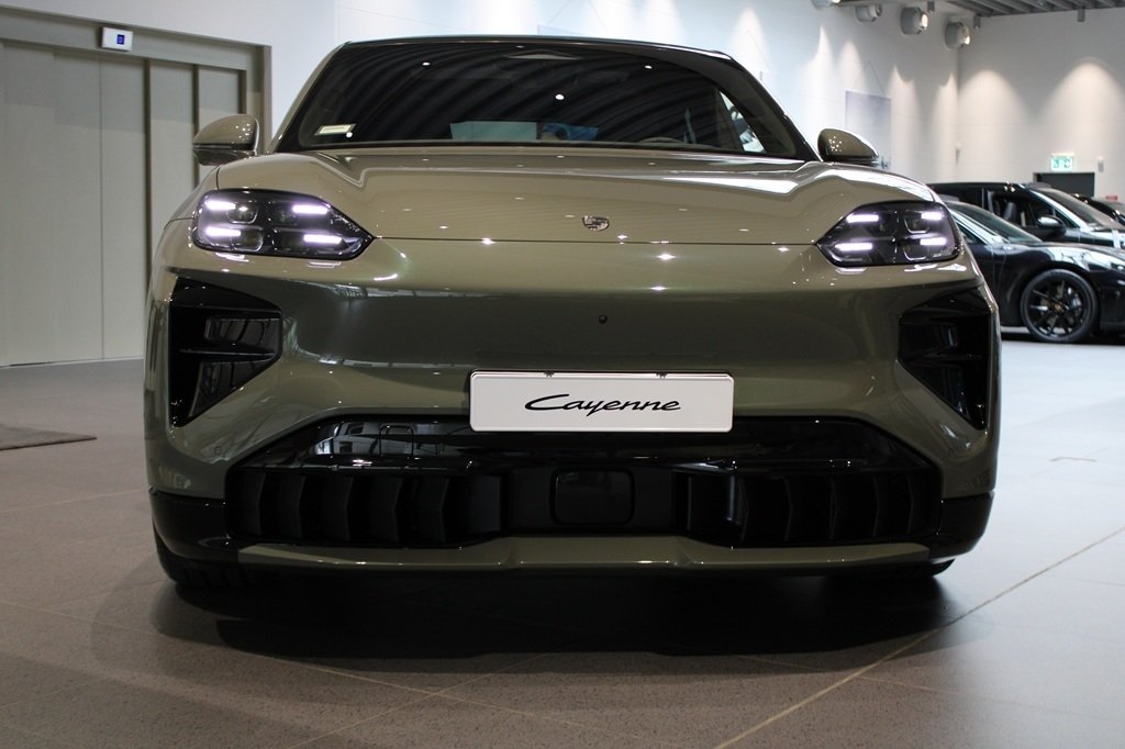 Porsche Cayenne Turbo Coupé Electric 2026, bild 7/18