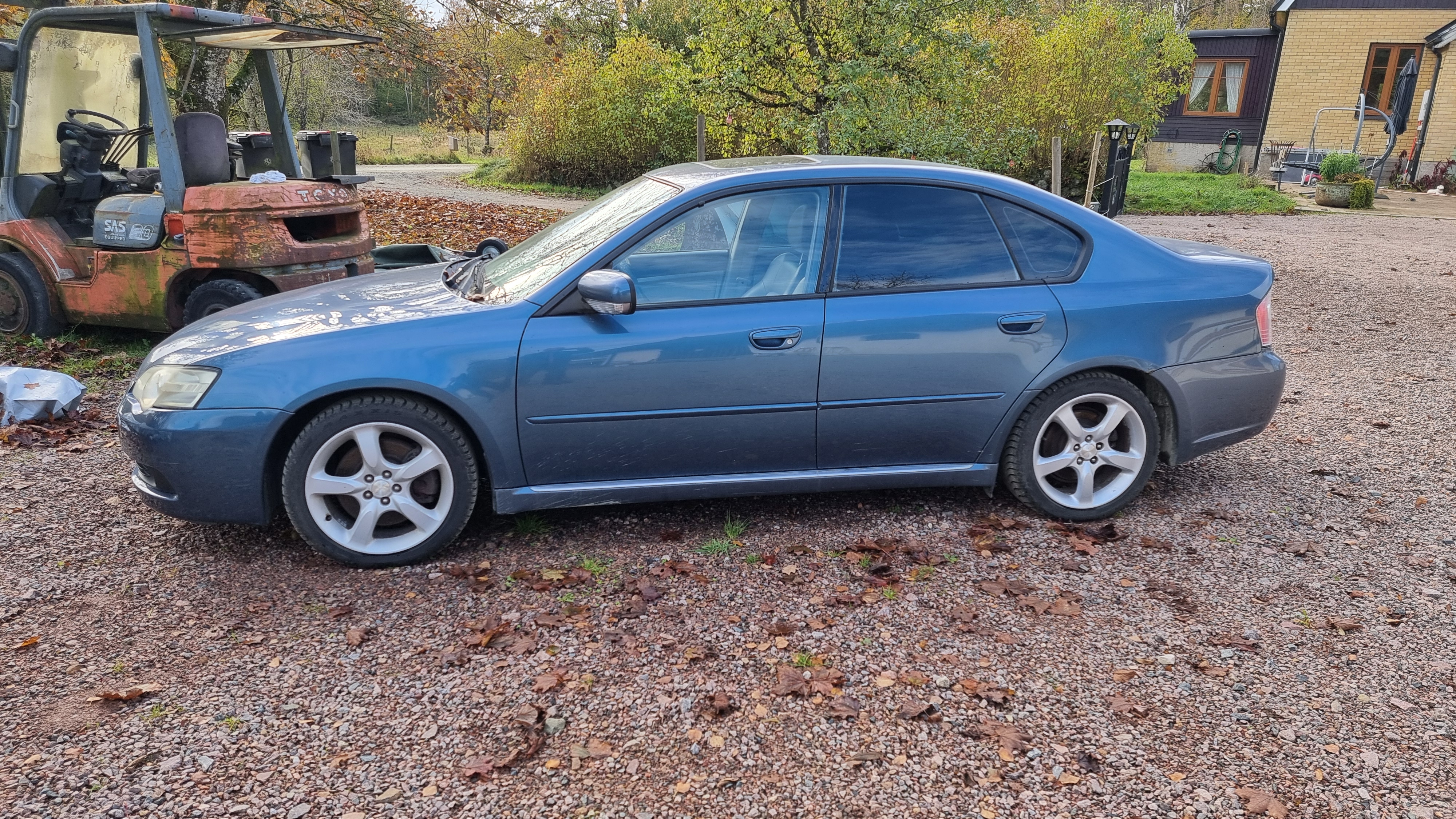 Subaru Legacy 3.0 4WD Automatisk 2004, bild 2/3