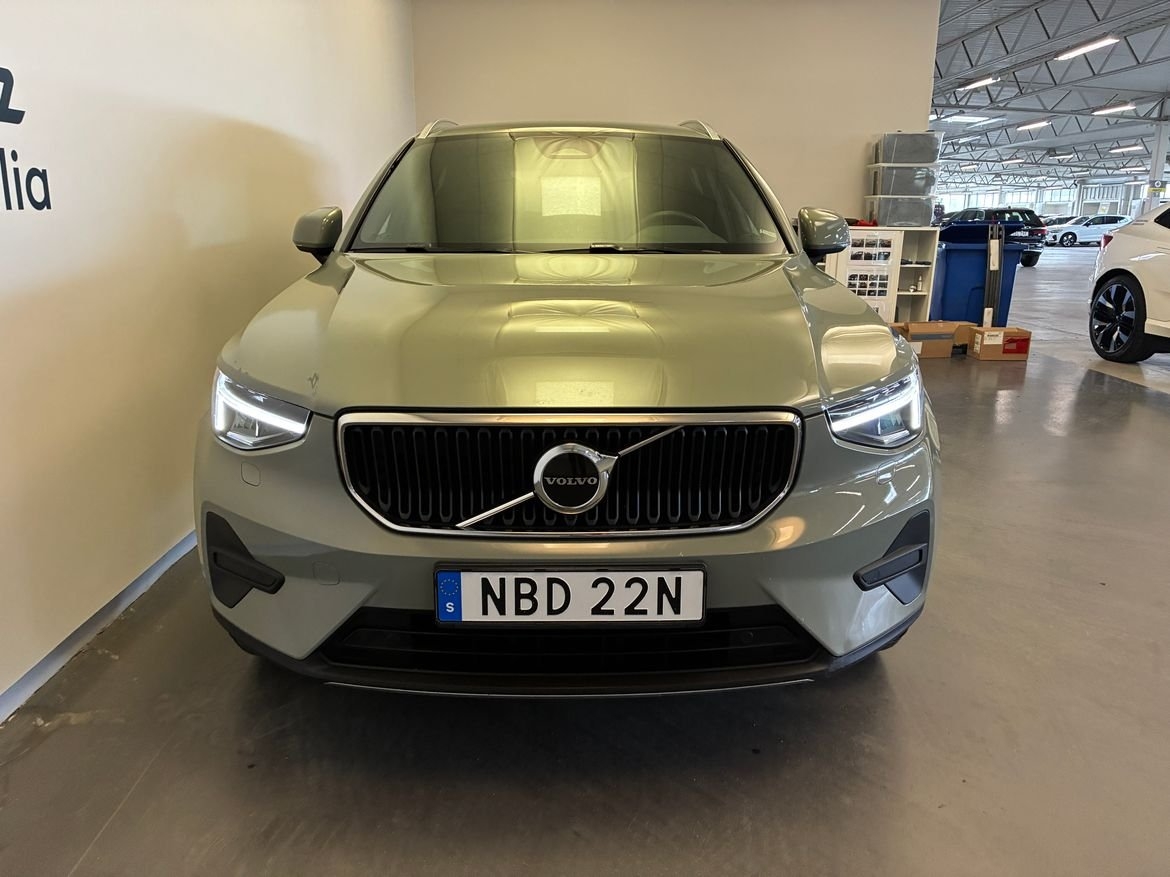 Volvo XC40 B4 FWD Bensin Core SE II 2024, photo 2/10