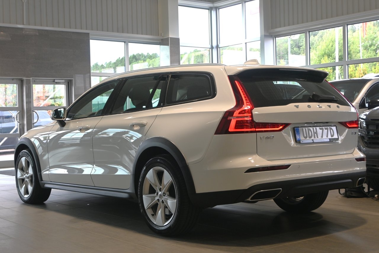 Volvo V60 Cross Country 2022, bild 3/10
