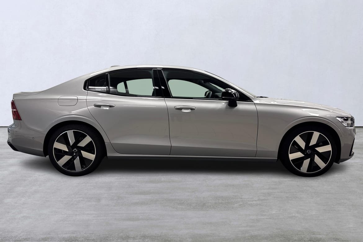 Volvo S60 Recharge T6 II Plus Dark 2024, bild 3/10