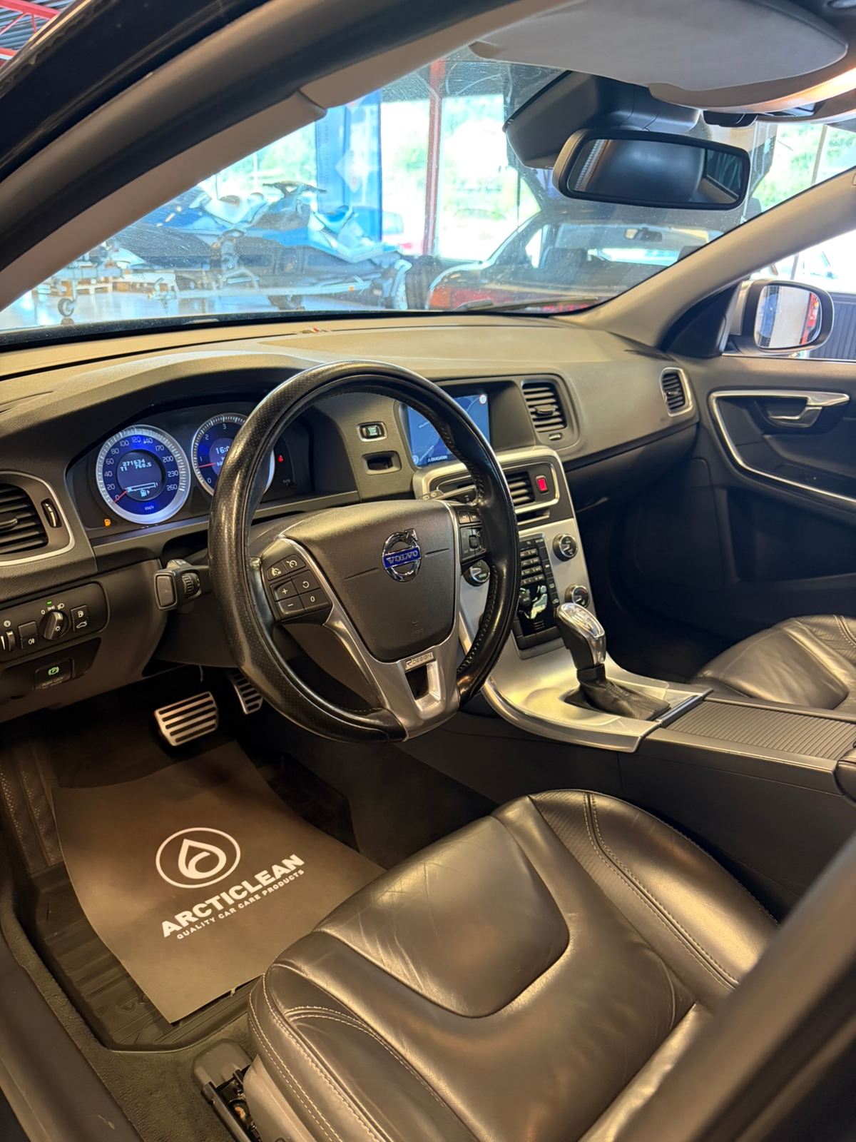 Volvo V60 D4 AWD Geartronic 2013, bild 5/8