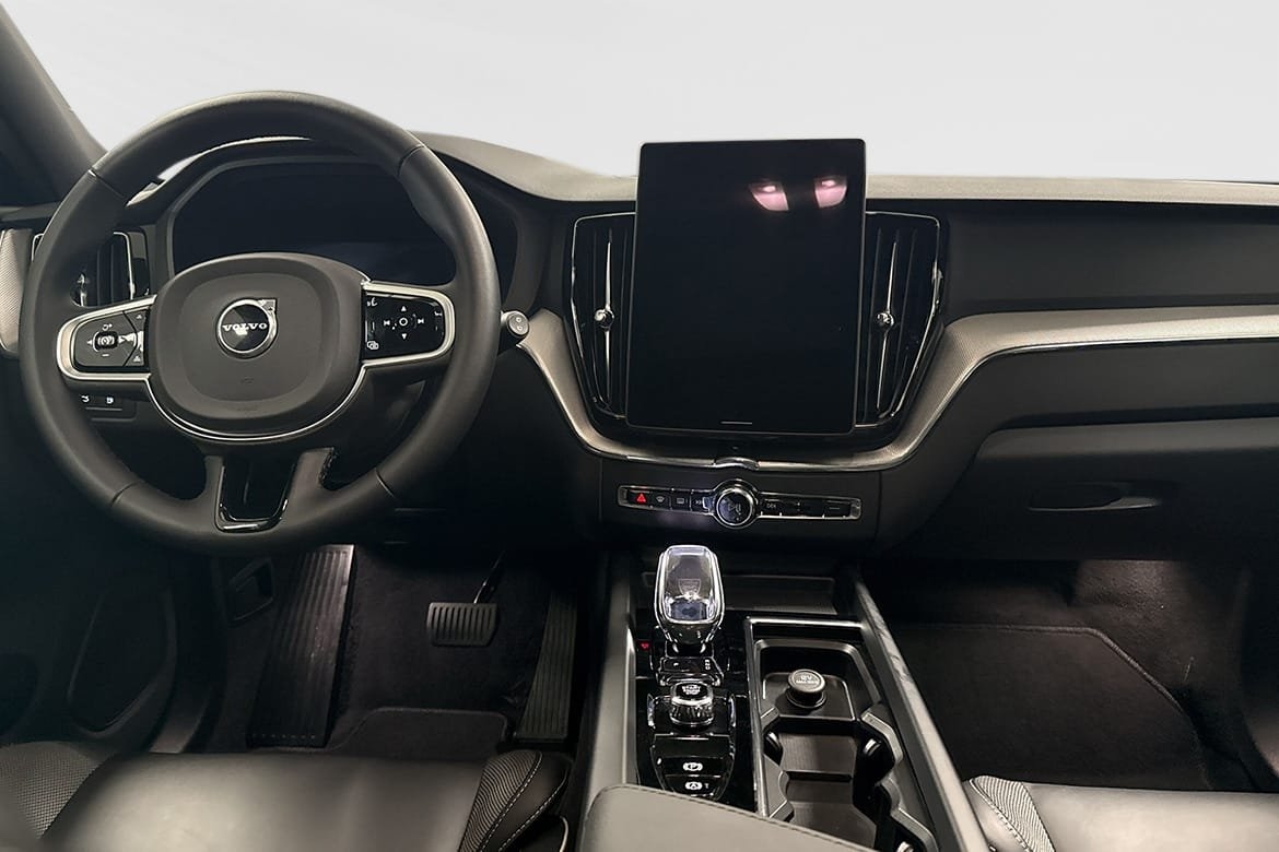 Volvo XC60 T6 Plus Black Nordic Edition 2026, bild 5/10