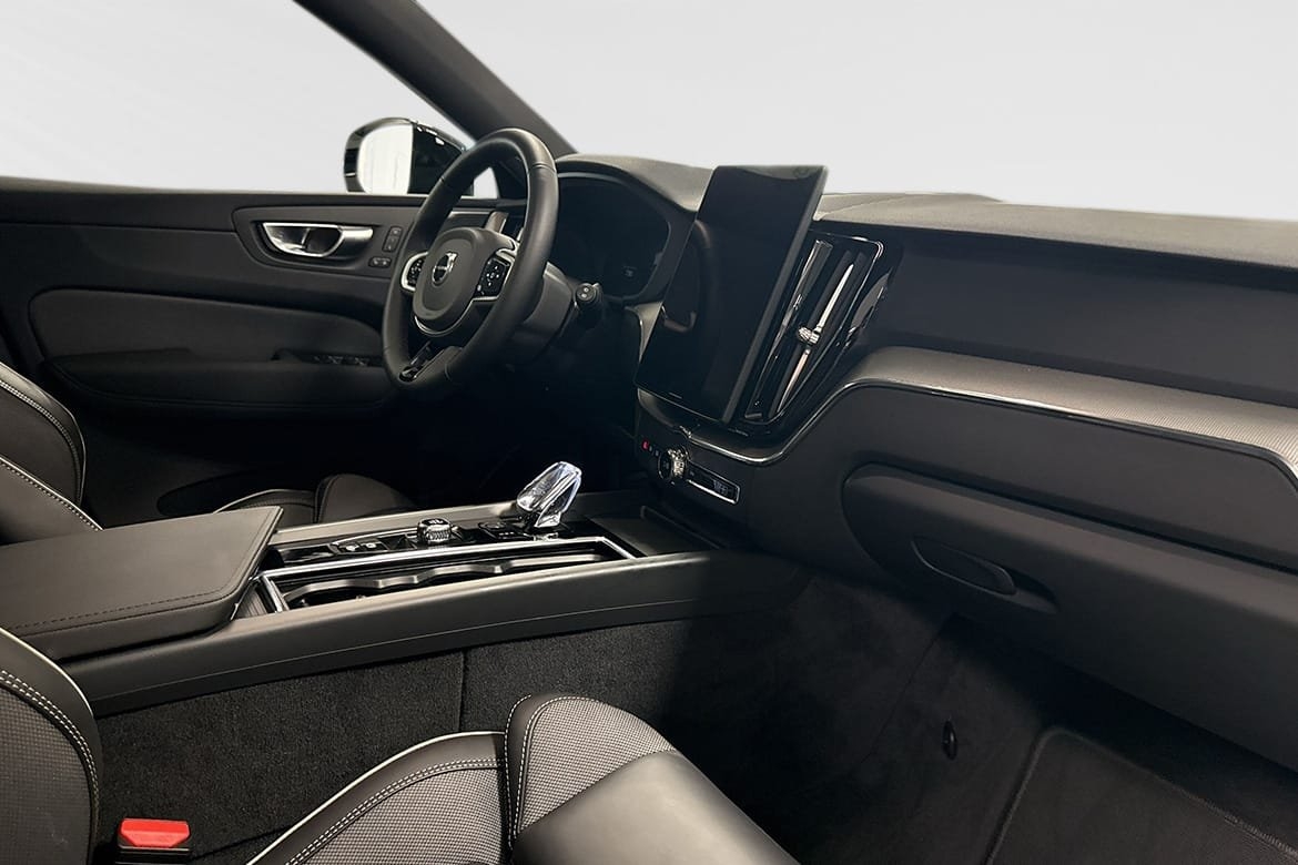 Volvo XC60 T6 Plus Black Nordic Edition 2026, bild 6/10