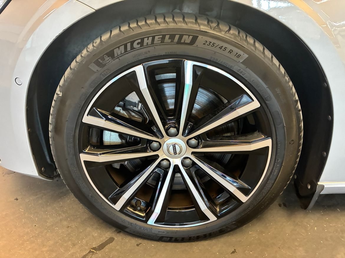 Volvo V60 2025, photo 5/10