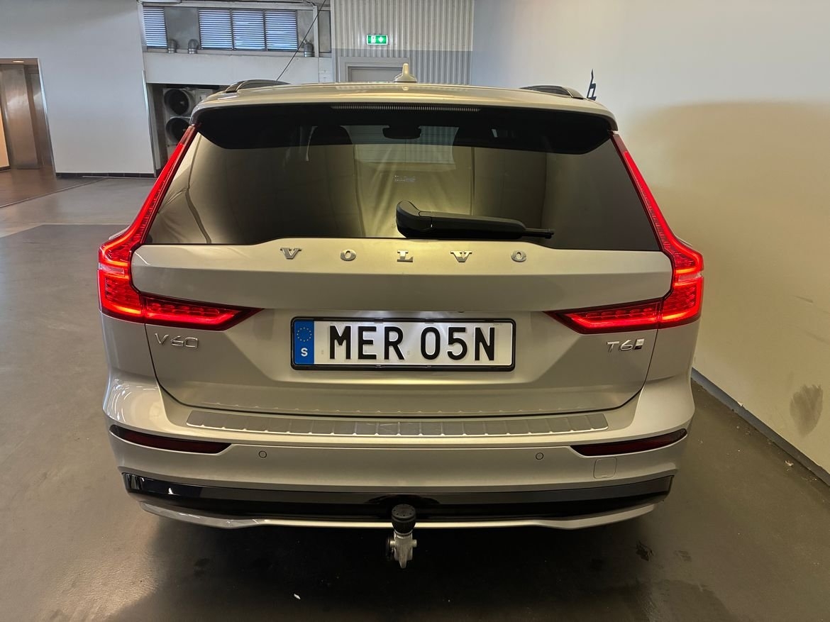 Volvo V60 2025, photo 7/10